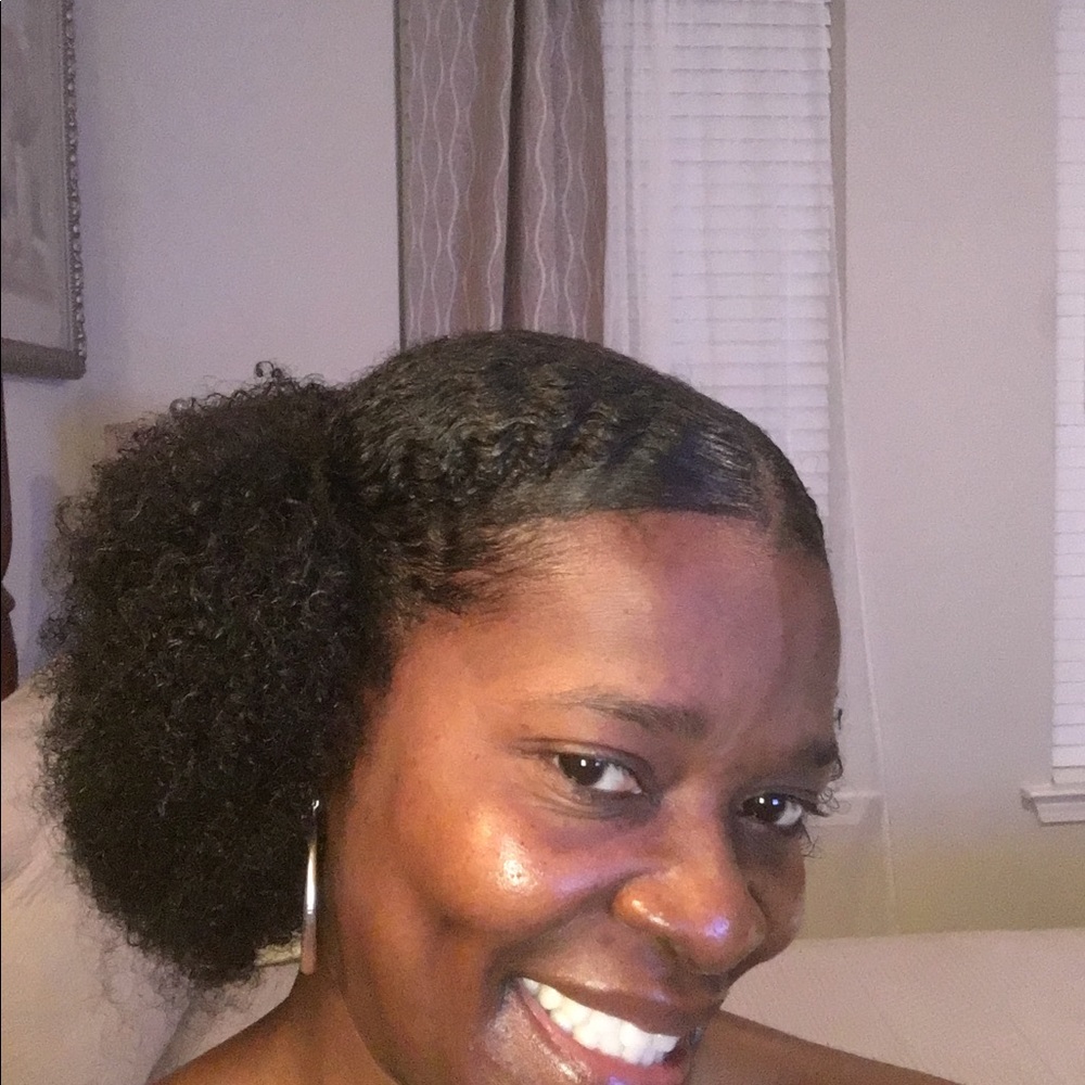 Meet your Posher, Loretta